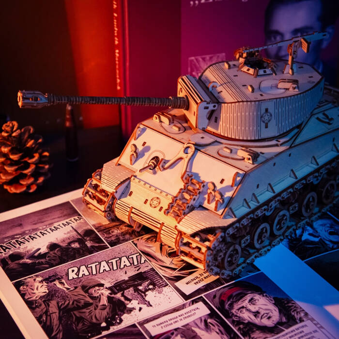 Little Story Drewniane Puzzle Model 3D - M4A38 Sherman